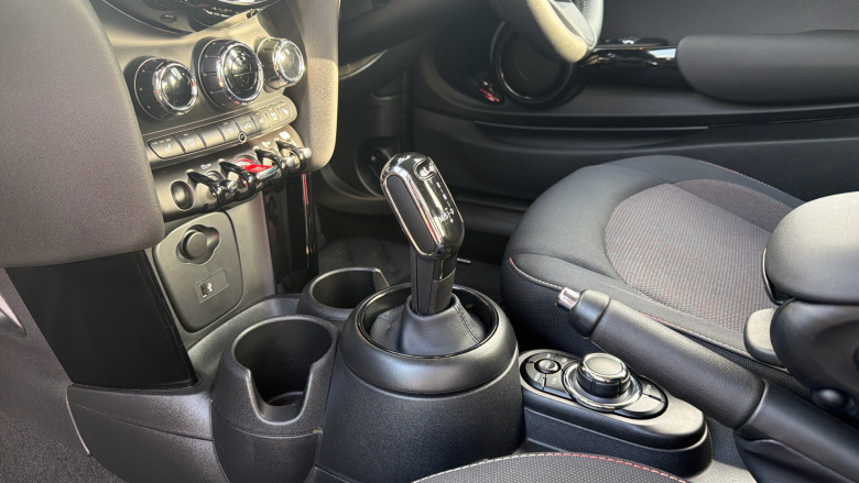 MINI Hatchback 1.5 Cooper Classic 3dr Auto Petrol Hatchback